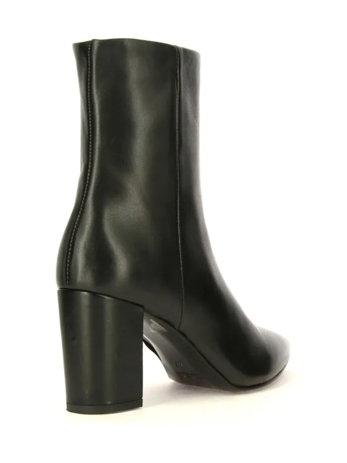 GR134 Schwarz