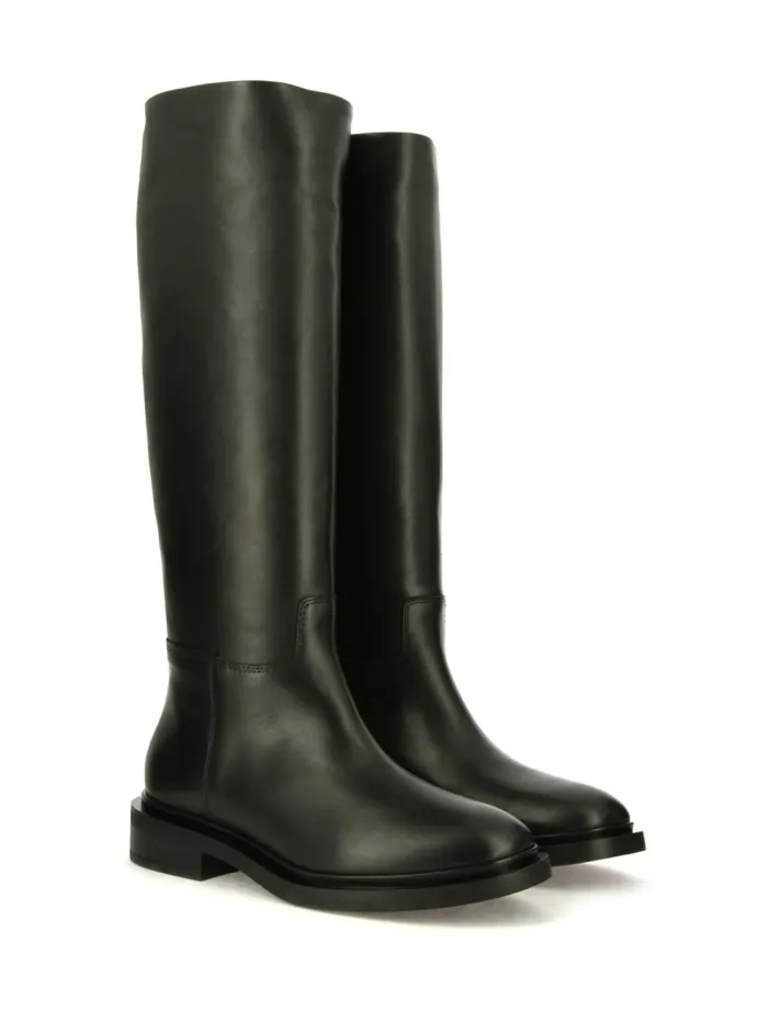 IV311 Schwarz