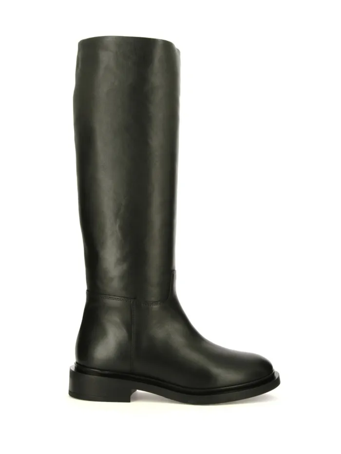 IV311 Schwarz