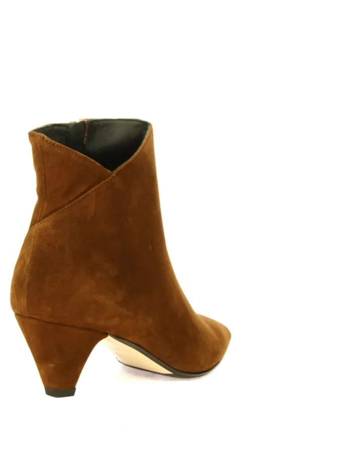 PI-826 Brown