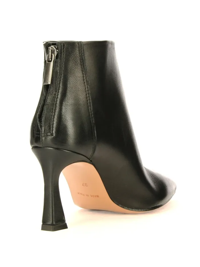 786 Schwarz