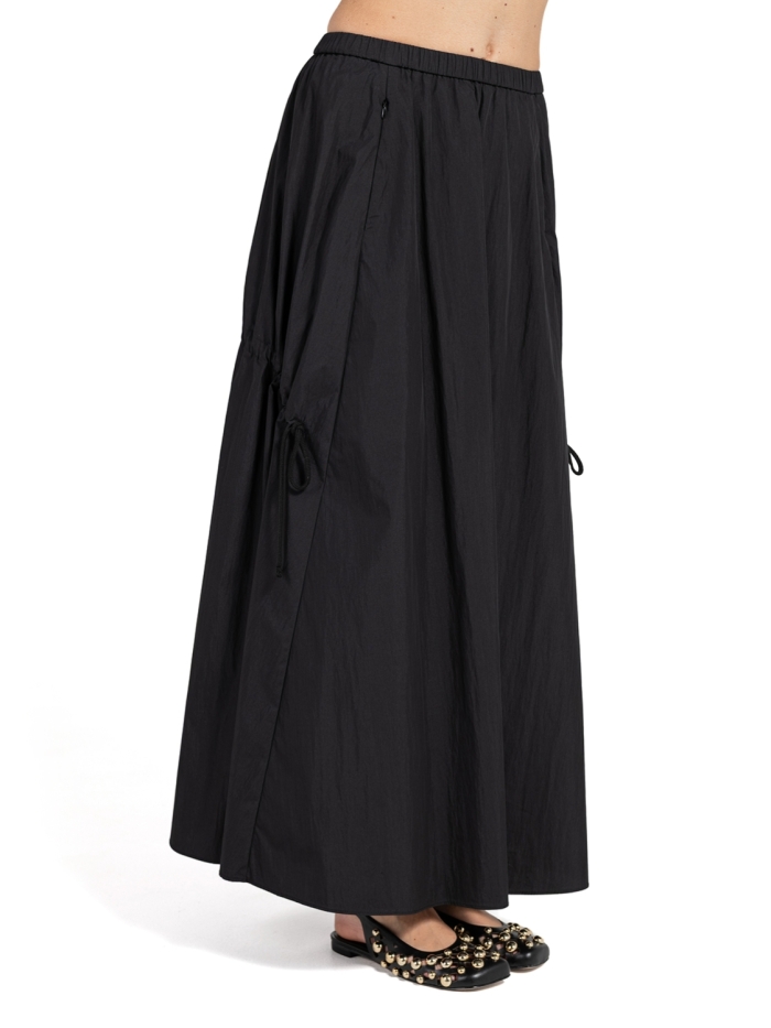 G018 T002 BLACK