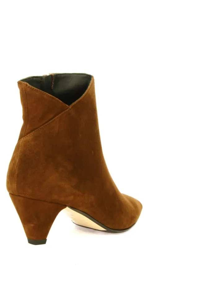 PI-826 Brown