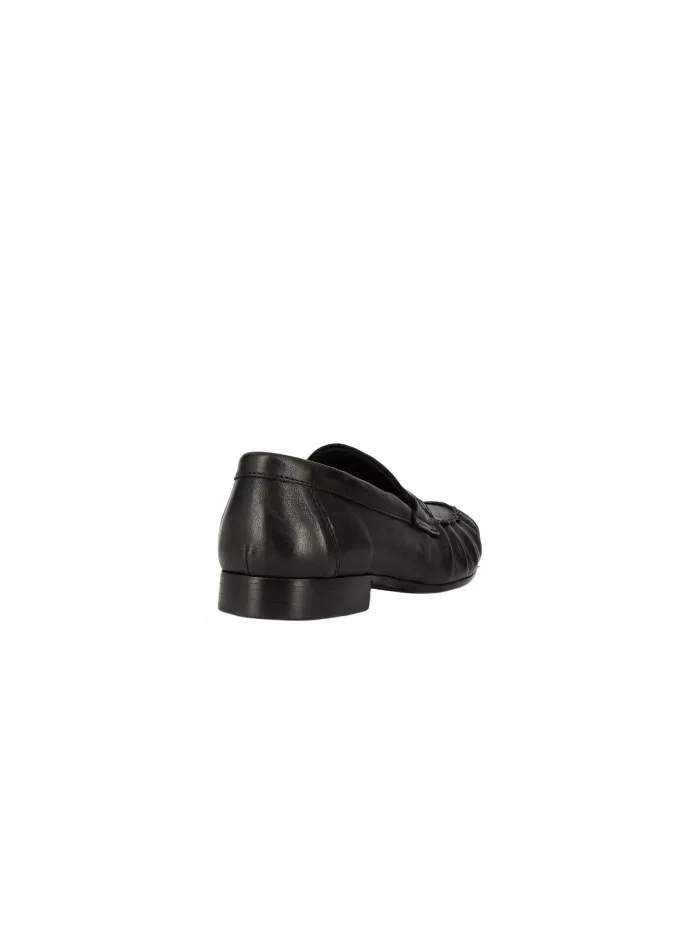 26121 Nero