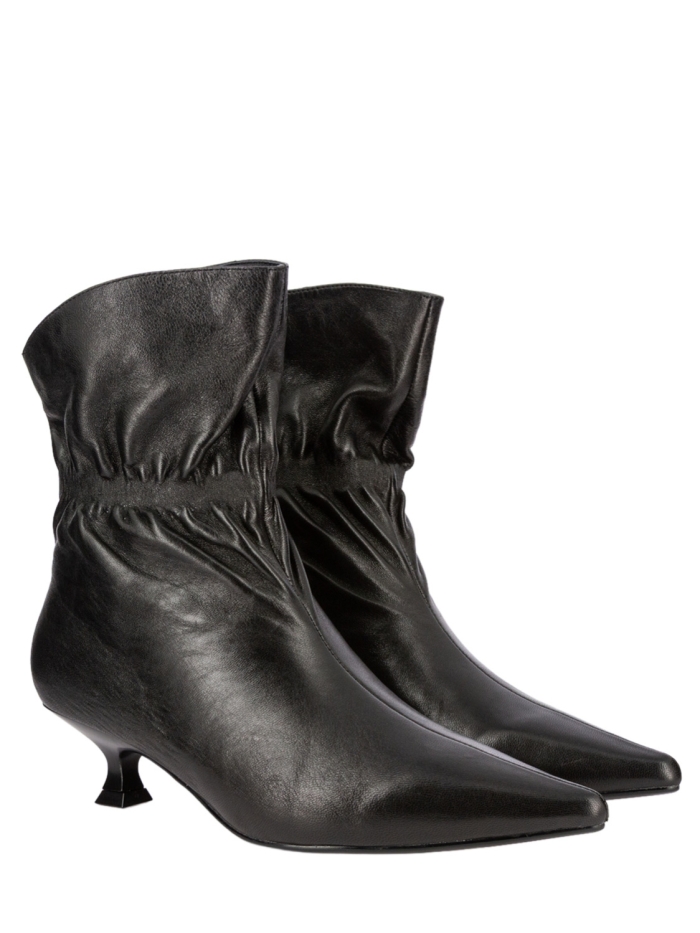 BLACK/GRETA
