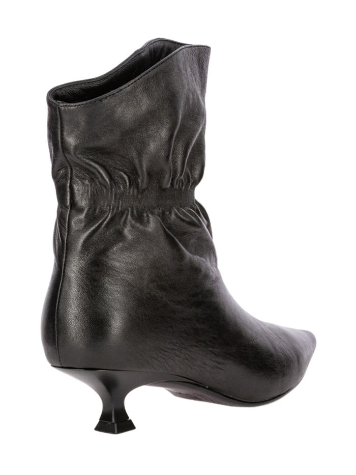 BLACK/GRETA