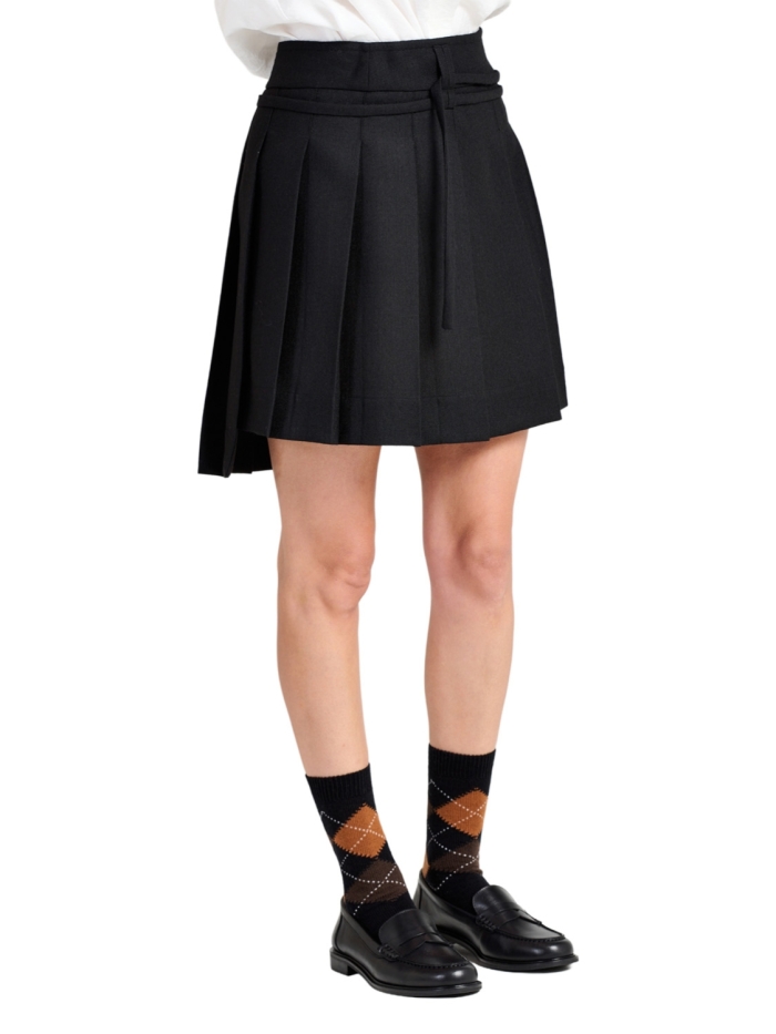 BLACK/AMELIA