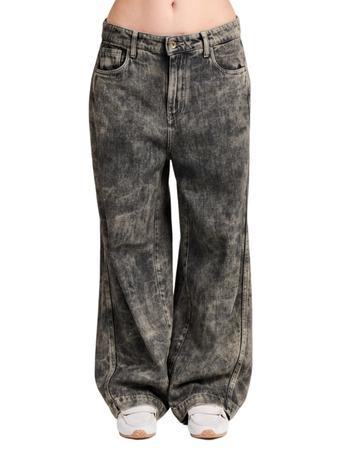 BLACK/ARAMIS