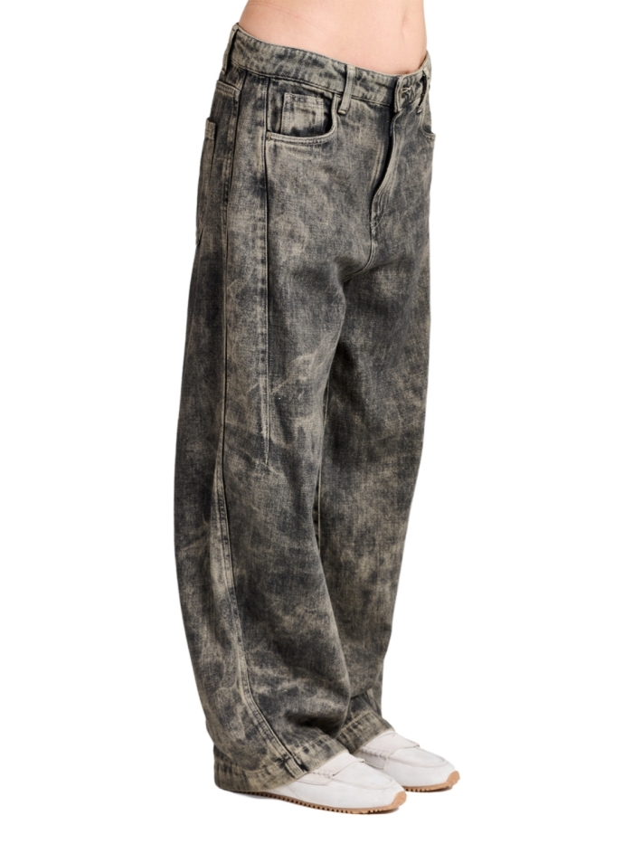 BLACK/ARAMIS