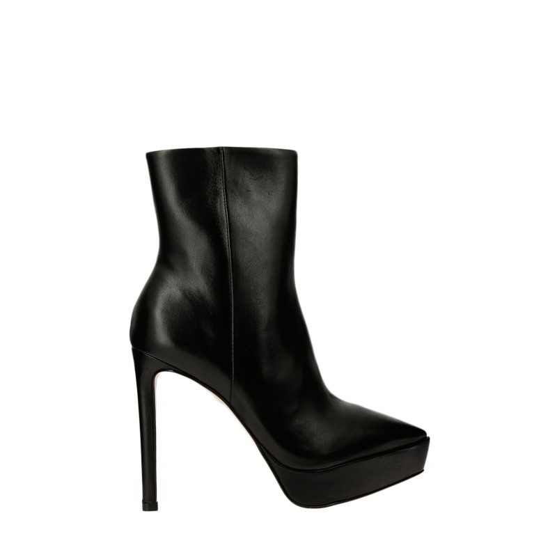 571009  BLACK Carrano