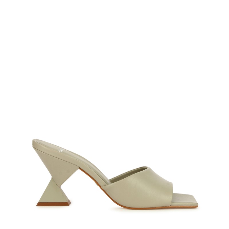 684001  CASHMERE Carrano