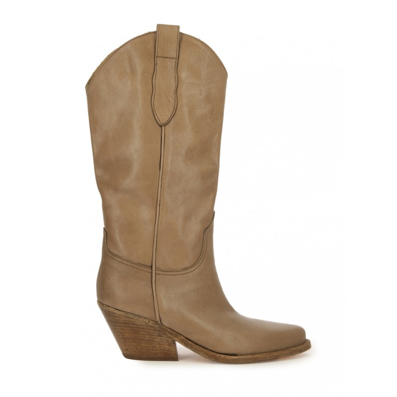 671  TAUPE O' Dan Li