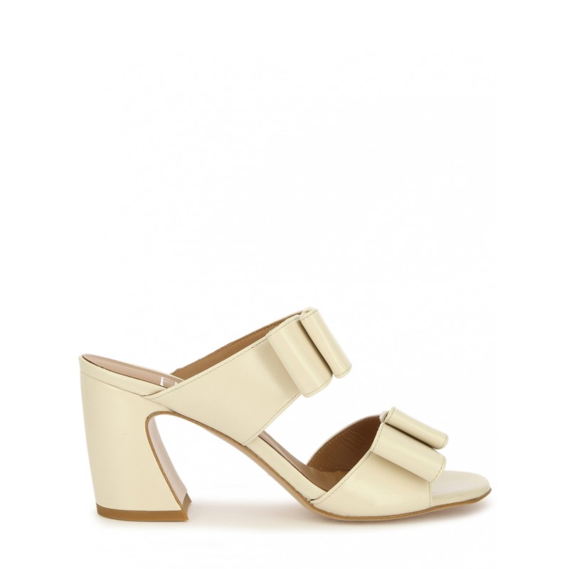L6702  VANILLA Ella